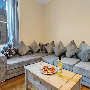 Centre Jasmine -sleeps 7 Edinburgh