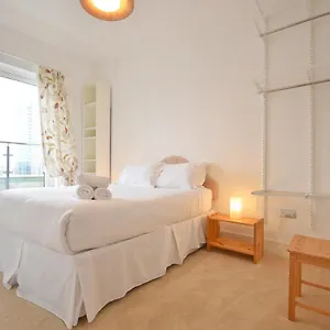 Town Or Country - Splash B Apartment