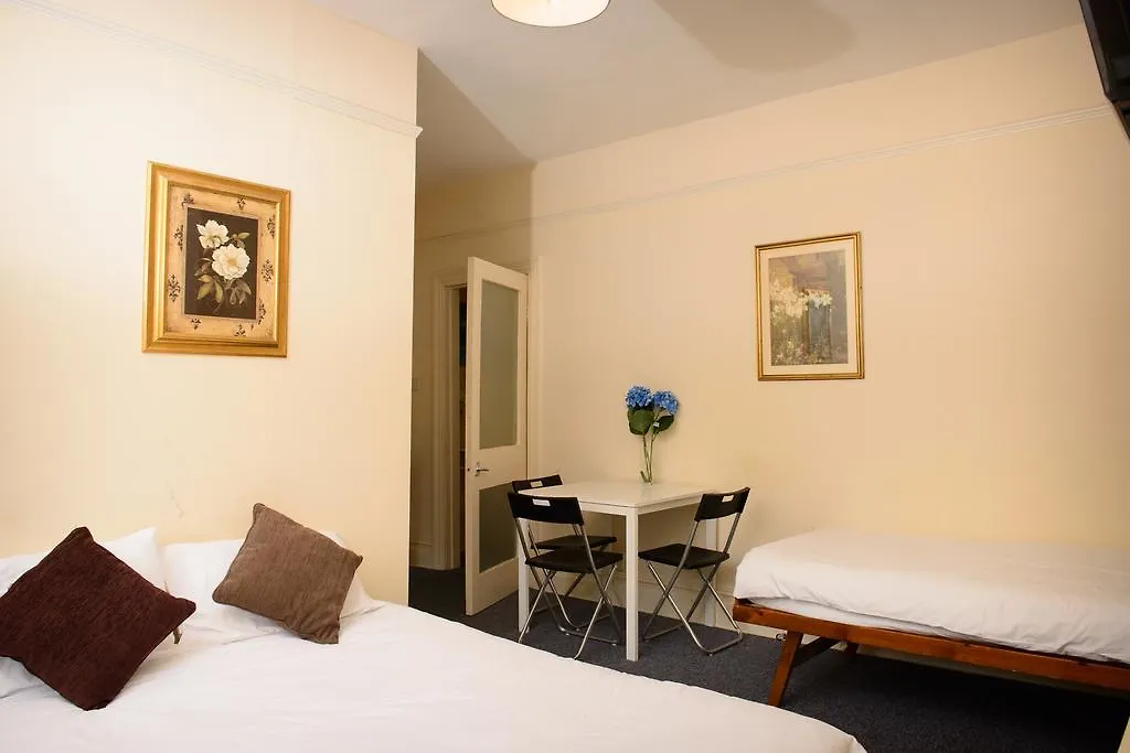 *** Bed & Breakfast Polygon Villas Southampton United Kingdom